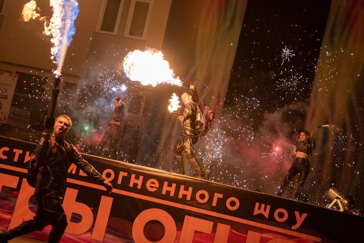 Фаер шоу "Черное золото". Аврора - огненное и пиротехническое шоу в Новосибирске